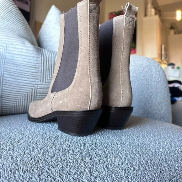 NEW!!! Nordstrom Clemens Chelsea Boot - Picture 6 of 8